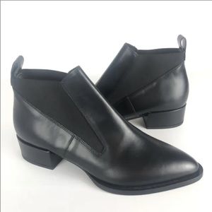 Vince Chelsea boot Womens 6 36 Black leather flat Italy slip on Yarrow